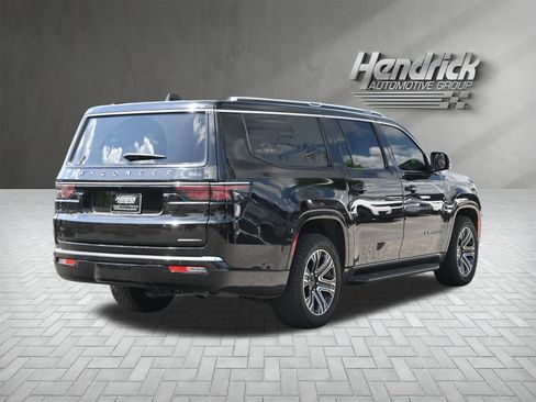 Used 2023 Jeep Wagoneer L Series II image 10