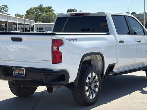 Used 2024 Chevrolet Silverado 2500 Custom w/ Custom Value Package AWD/4WD image 5