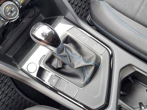 New 2024 Volkswagen Taos SE image 15