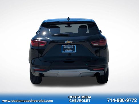 Used 2025 Chevrolet Blazer LT FWD image 6