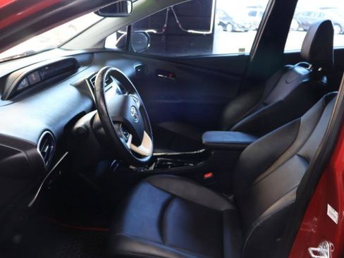 Used 2017 Toyota Prius Three Touring w/ Preferred Accessory Package image 13