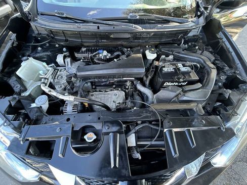 Used 2014 Nissan Rogue S image 11