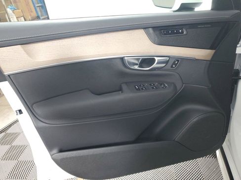 Used 2025 Volvo XC90 B6 Plus w/ Protection Package Premier AWD/4WD image 19