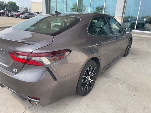 Used 2024 Toyota Camry SE w/ Cold Weather Package AWD/4WD image 9