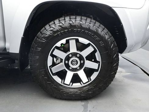 Used 2024 Toyota 4Runner TRD Off-Road Premium w/ Moonroof Package AWD/4WD image 18