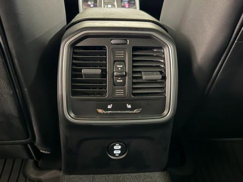 Certified 2026 Porsche Macan image 27