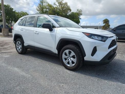 Used 2019 Toyota RAV4 LE image 1