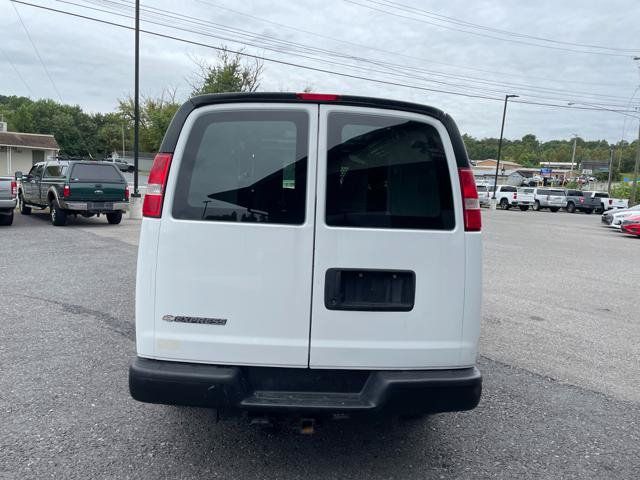 Used 2017 Chevrolet Express 2500 RWD image 6