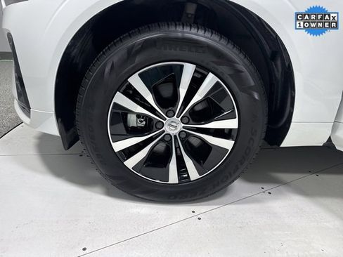 Used 2025 Volvo XC60 B5 Core image 7