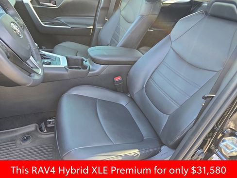 Used 2022 Toyota RAV4 XLE Premium image 22