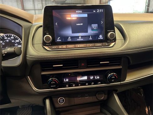 Used 2023 Nissan Rogue SV image 24