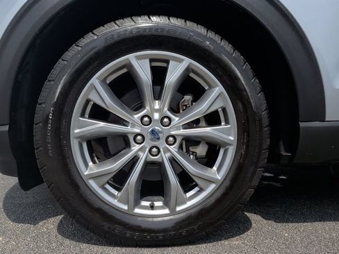 Used 2020 Ford Explorer XLT w/ Equipment Group 202A RWD image 10
