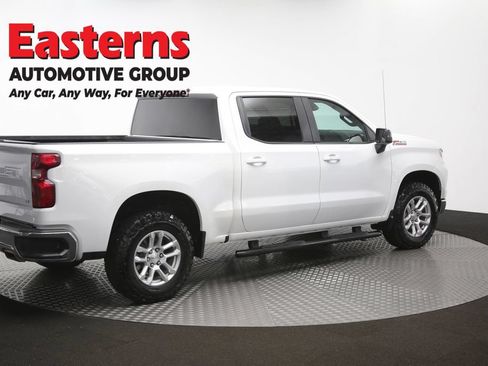 Used 2023 Chevrolet Silverado 1500 LT AWD/4WD image 39
