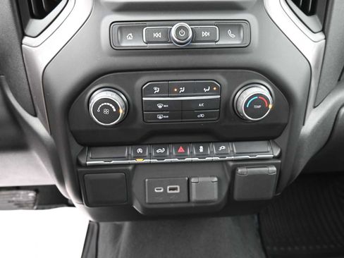 Used 2021 Chevrolet Silverado 1500 Custom image 8