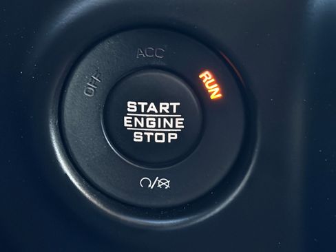 Used 2020 Jeep Wrangler Unlimited Sport image 23