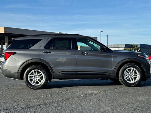 New 2026 Ford Explorer Active w/ Active Comfort Package image 3