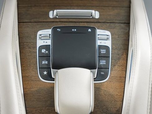 Used 2020 Mercedes-Benz GLS 450 4MATIC image 27