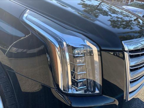 Used 2016 Cadillac Escalade Platinum AWD/4WD image 28