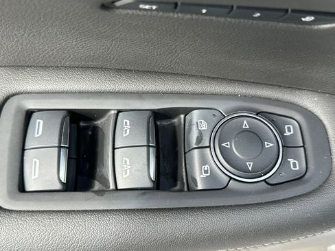 Used 2024 Cadillac XT6 Luxury image 29