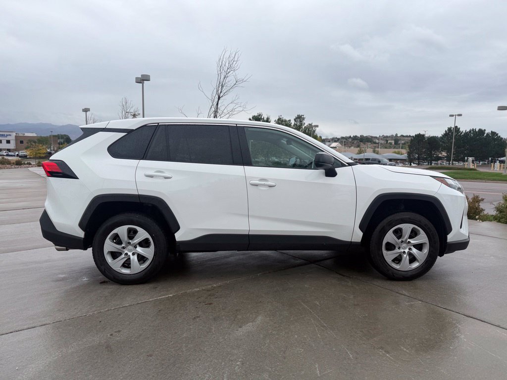 Used 2025 Toyota RAV4 LE AWD/4WD image 8