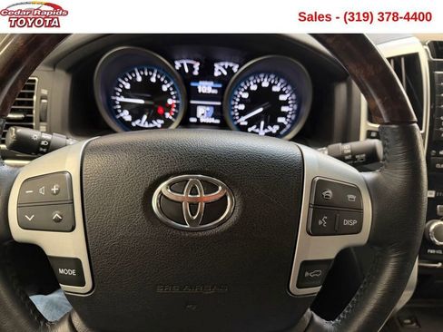 Used 2014 Toyota Land Cruiser image 14