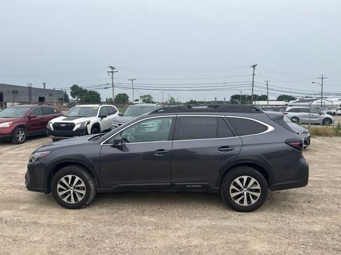 Used 2024 Subaru Outback Premium AWD/4WD image 12