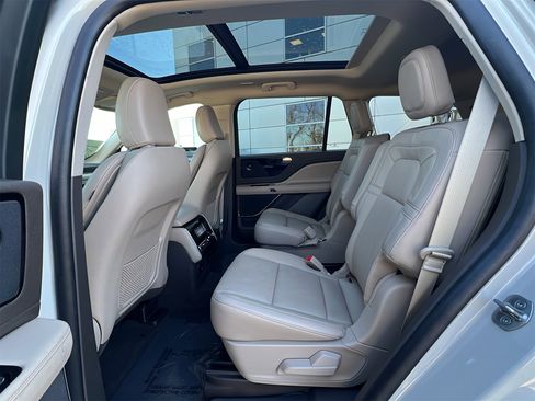 Used 2023 Lincoln Aviator Reserve w/ Equipment Group 201A image 17