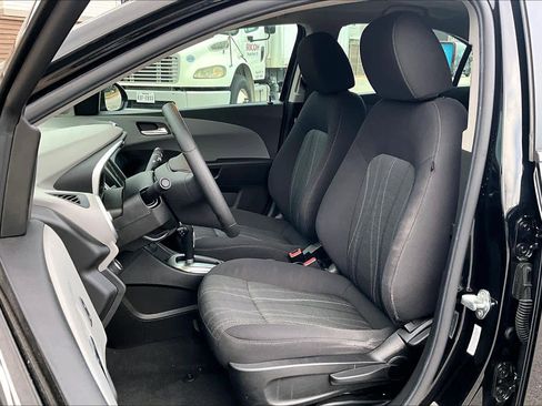 Used 2020 Chevrolet Sonic LT image 8