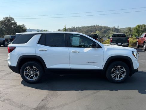 Used 2025 GMC Terrain Elevation w/ Technology Package II image 5