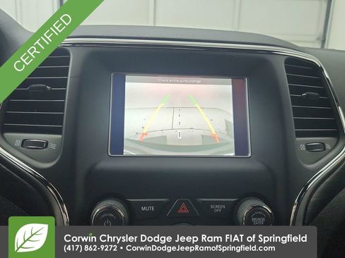 Used 2021 Jeep Grand Cherokee Laredo AWD/4WD image 25