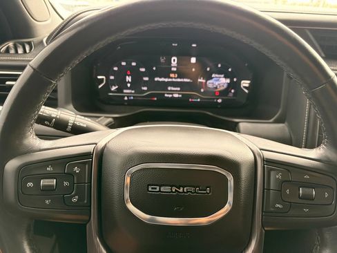 Used 2023 GMC Yukon XL Denali Ultimate AWD/4WD image 28