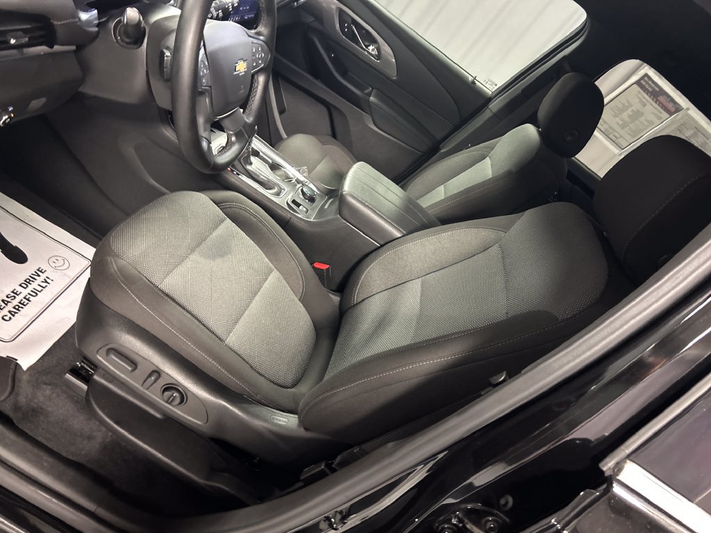 Used 2023 Chevrolet Traverse LT FWD image 12