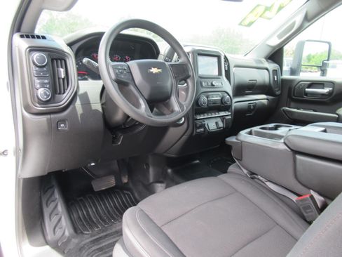 Used 2024 Chevrolet Silverado 2500 W/T w/ WT Convenience Package AWD/4WD image 15