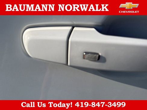 Used 2021 Chevrolet Traverse LT FWD image 10