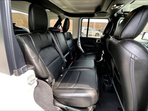 Used 2023 Jeep Wrangler Unlimited Sahara AWD/4WD image 25