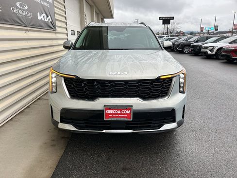New 2026 Kia Sorento S image 2
