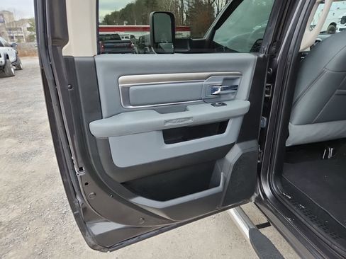 Used 2018 RAM 3500 SLT image 26