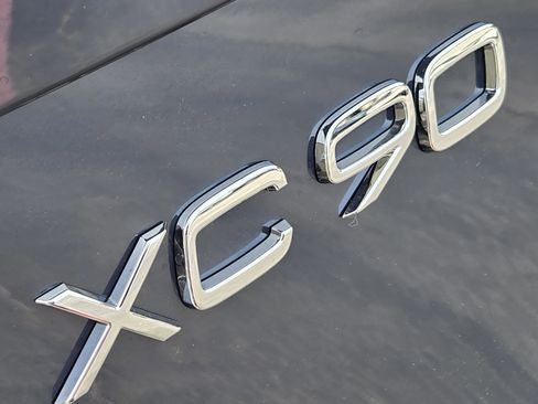 New 2026 Volvo XC90 B6 Plus w/ Protection Package Premier AWD/4WD image 32