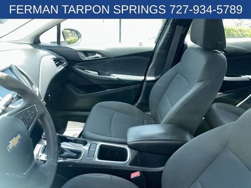 Used 2017 Chevrolet Cruze LT FWD image 6