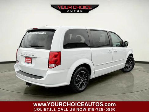 Used 2017 Dodge Grand Caravan SE image 8