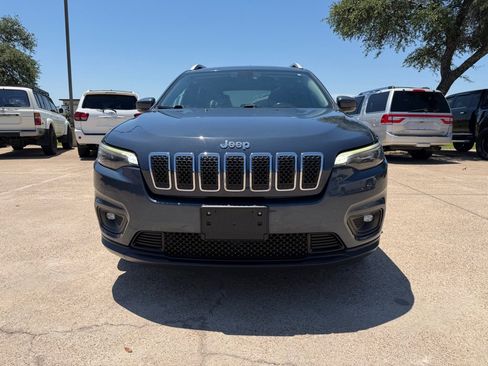 Used 2019 Jeep Cherokee Latitude Plus FWD image 2