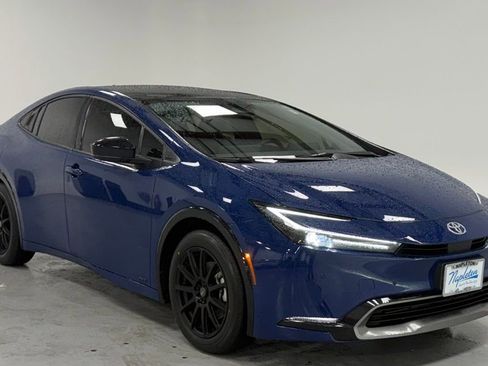 Used 2024 Toyota Prius XLE image 6