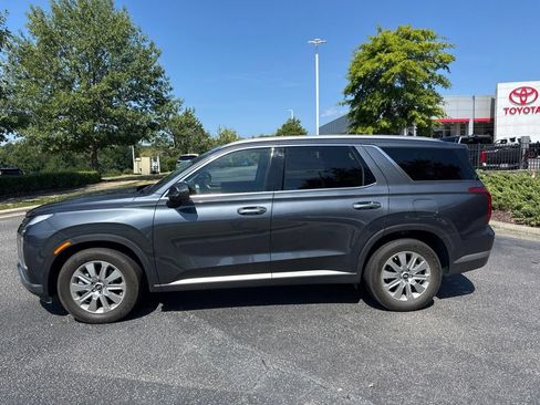 Used 2024 Hyundai Palisade SEL FWD image 3