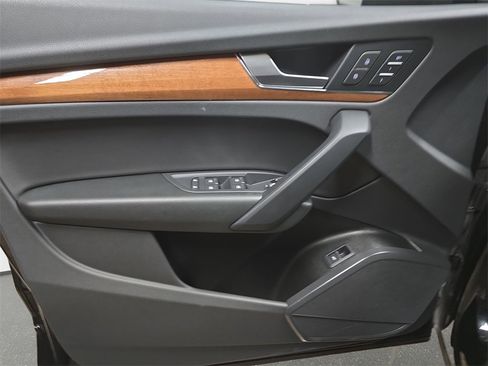 Used 2023 Audi Q5 2.0T Premium w/ Convenience Package image 26