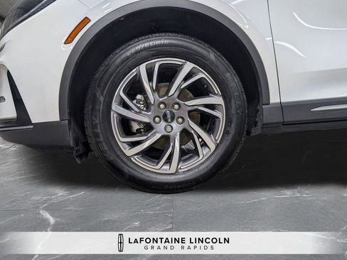 Certified 2024 Lincoln Corsair FWD w/ Equipment Group 101A image 33