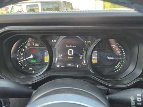 Used 2024 Jeep Wrangler High Altitude AWD/4WD image 20