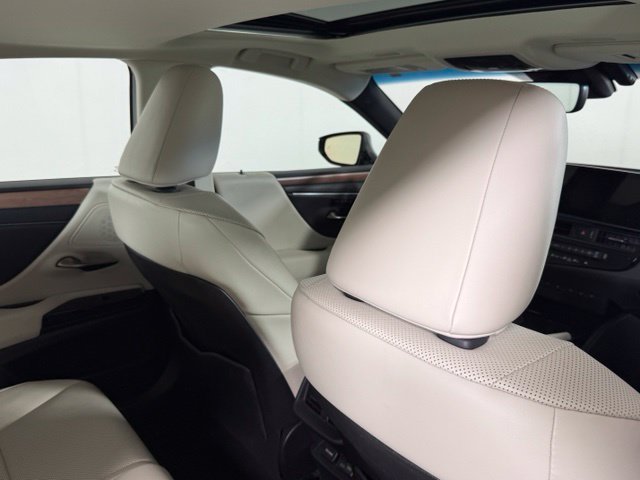 Used 2025 Lexus ES 350 w/ Premium Package FWD image 30