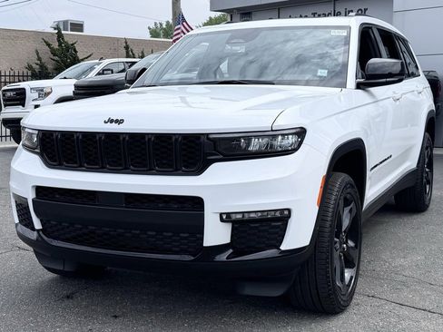 New 2025 Jeep Grand Cherokee L Limited w/ Black Appearance Package image 3