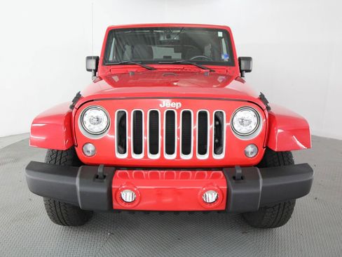 Used 2017 Jeep Wrangler Unlimited Sahara w/ Max Tow Package AWD/4WD image 2