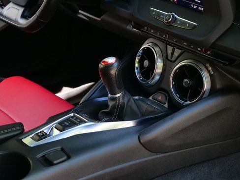 Used 2022 Chevrolet Camaro LT RWD image 35